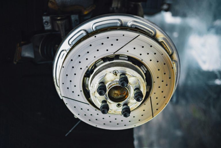 Cómo saber qué pastillas de freno lleva mi coche